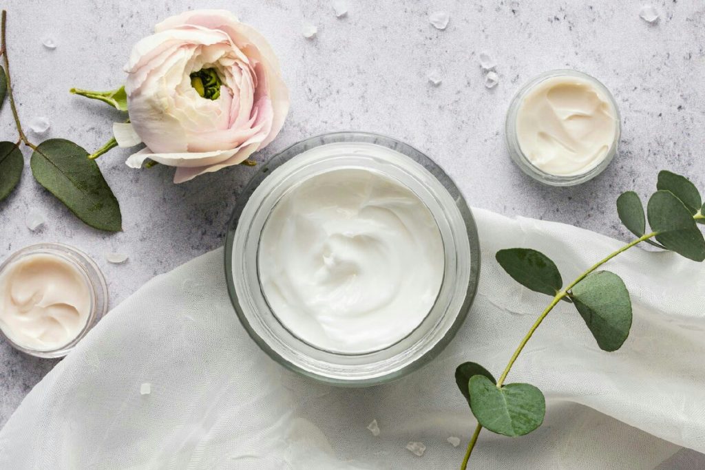 Il ruolo reale delle creme quotidiane nella cura della pelle e i loro effetti concreti