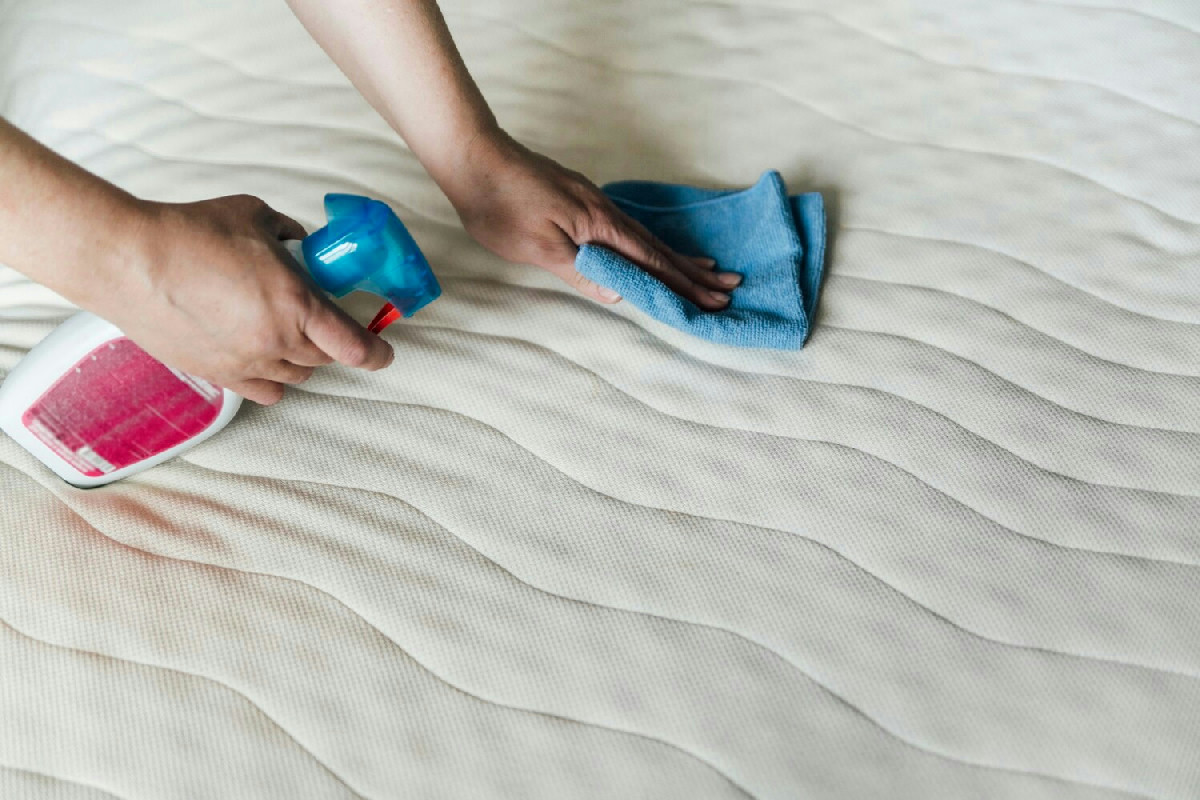 Ecco come un gesto quotidiano nella pulizia del materasso cambia il tuo riposo notturno
