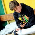 L’età giusta per affidare uno smartphone ai bambini: consigli scientifici per evitare rischi sociali