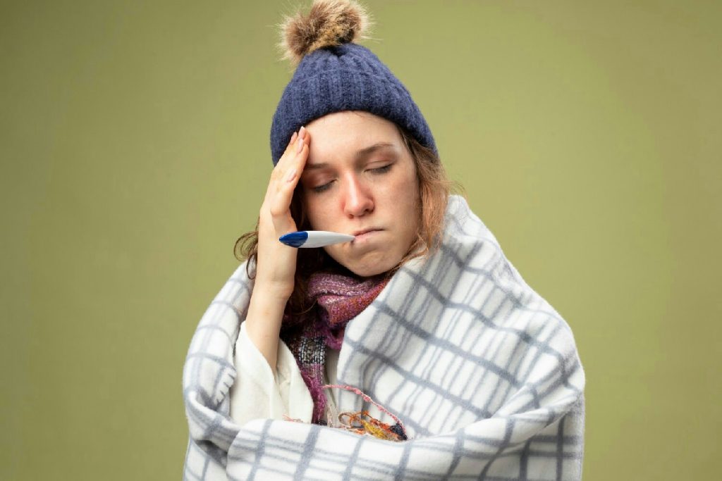 La super influenza che minaccia l’inverno: sintomi intensi e cure efficaci per contrastarla